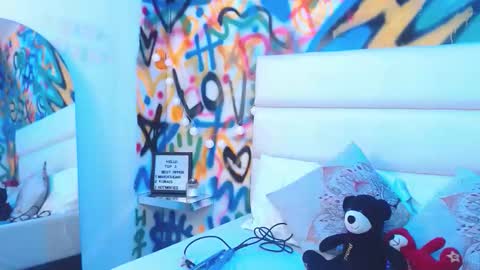 aria online show from November 14, 12:59 pm