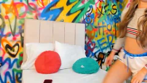 aria online show from March 18, 3:04 pm