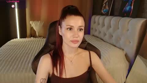 Snapshot of aria_mila chatting on July 6, 7:49 am aria_mila online show from July 6, 7:49 am