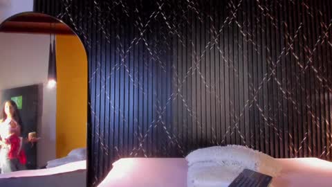 Aria Millers  online show from October 30, 10:49 am