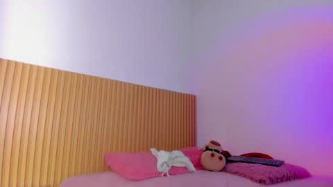 Aria Millers  online show from March 6, 11:39 am