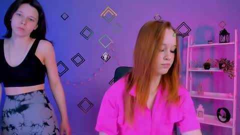 aria_wild_ online show from April 29, 8:51 am
