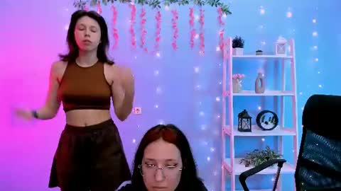 aria_wild_ online show from June 22, 3:25 am