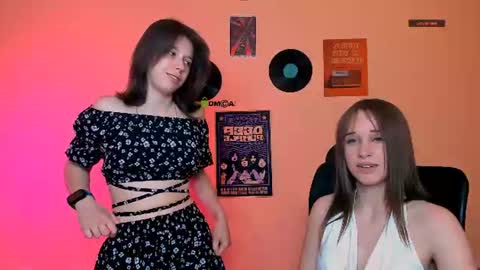 aria_wild_ online show from July 15, 6:57 pm