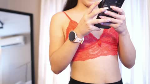 Ariaa online show from April 30, 6:47 pm