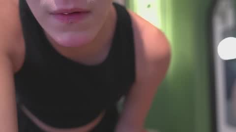 Ariaa online show from May 2, 12:54 pm