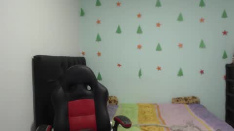 ...Ariana... online show from December 5, 5:39 pm