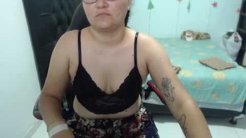 ...Ariana... online show from December 19, 5:18 pm