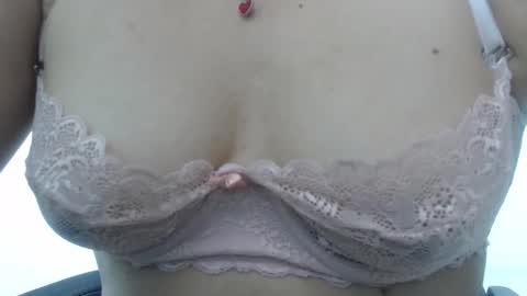 ...Ariana... online show from September 13, 4:51 pm