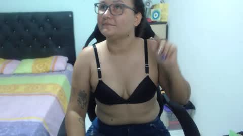 ...Ariana... online show from October 18, 6:41 pm