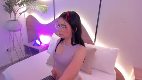 Snapshot of ariadna_boneville chatting on August 6, 2:46 am A R I A D N A online show from August 6, 2:46 am