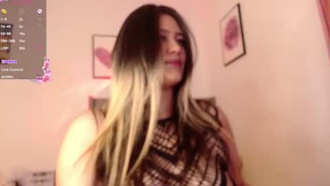 Snapshot of ariadna_martin chatting on February 19, 3:28 am Ari online show from February 19, 3:28 am