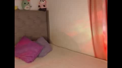 Snapshot of ariadna_martin chatting on November 23, 5:07 am Ari online show from November 23, 5:07 am