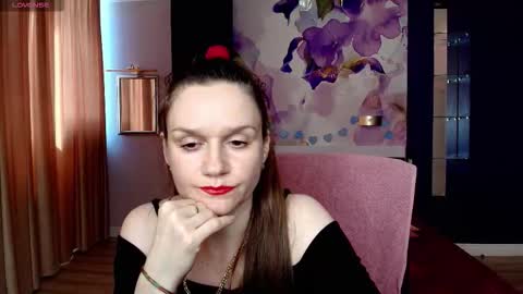 AriaGray online show from March 8, 10:30 am