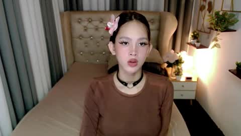 Snapshot of ariahooper chatting on February 27, 10:59 am Christine JorgensenChristmas wish breasts implants online show from February 27, 10:59 am