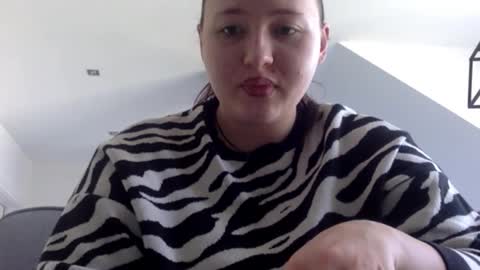 Aria online show from March 4, 9:15 am