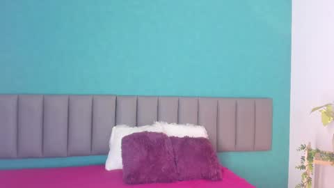 Snapshot of ariamoonlight chatting on September 18, 12:07 pm online show from September 18, 12:07 pm