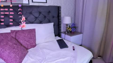 Snapshot of ariana__rosse chatting on July 31, 3:17 am Ari online show from July 31, 3:17 am