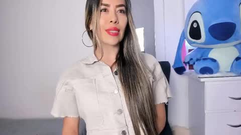 Snapshot of ariana_belucci chatting on May 17, 5:05 am Ariana online show from May 17, 5:05 am