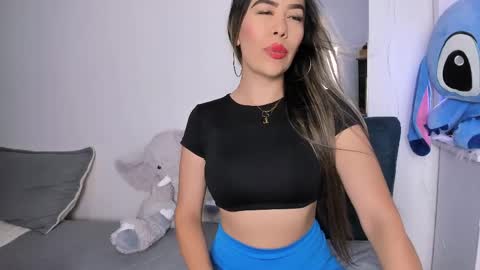 Snapshot of ariana_belucci chatting on May 31, 12:41 am Ariana online show from May 31, 12:41 am