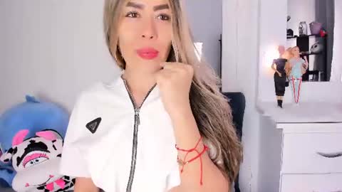 Snapshot of ariana_belucci chatting on July 23, 6:28 pm Ariana online show from July 23, 6:28 pm