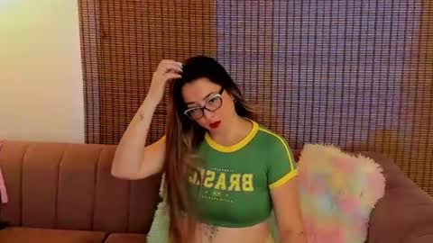 Ariana Cruz online show from July 6, 1:41 pm