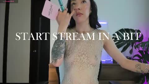DaniAri - dimension X at night NY time online show from June 25, 5:17 pm