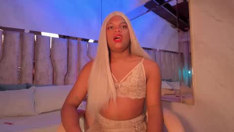 ariana_grande233 online show from February 24, 11:41 am