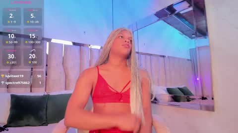 ariana_grande233 online show from June 5, 11:38 am