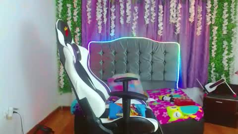 Snapshot of ariana_lopez22 chatting on September 14, 3:27 am Ariana online show from September 14, 3:27 am