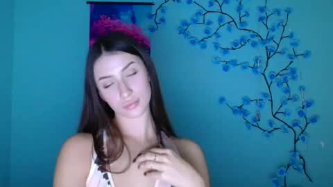 Snapshot of ariana_muur chatting on November 19, 12:27 pm Ariana online show from November 19, 12:27 pm