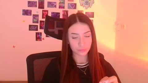 Snapshot of ariana_muur chatting on November 21, 7:07 am Ariana online show from November 21, 7:07 am