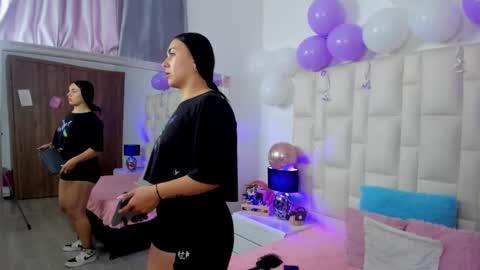  ariana  online show from November 6, 4:52 pm