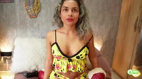 Snapshot of ariana_valdirii chatting on November 12, 12:38 pm cristina online show from November 12, 12:38 pm