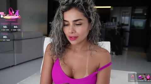 Snapshot of ariana_valdirii chatting on December 2, 1:17 pm cristina online show from December 2, 1:17 pm