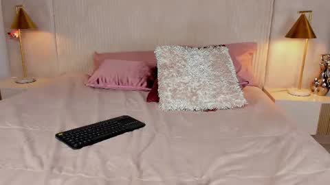 Susan online show from June 24, 8:19 pm