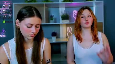 arianaa_cat online show from March 5, 9:11 pm