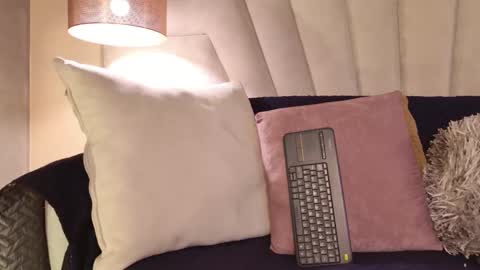 Snapshot of arianaa_gray chatting on November 22, 5:39 am Arianaa Gray online show from November 22, 5:39 am