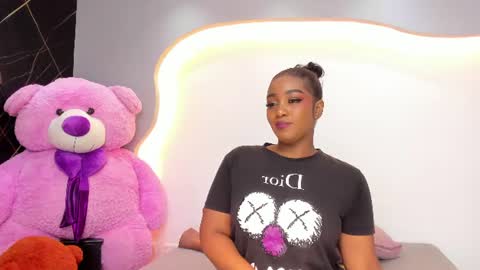 Snapshot of arianaablack chatting on June 20, 12:41 pm Ariana online show from June 20, 12:41 pm