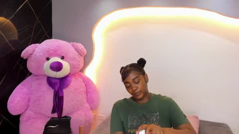 Snapshot of arianaablack chatting on June 23, 12:14 pm Ariana online show from June 23, 12:14 pm
