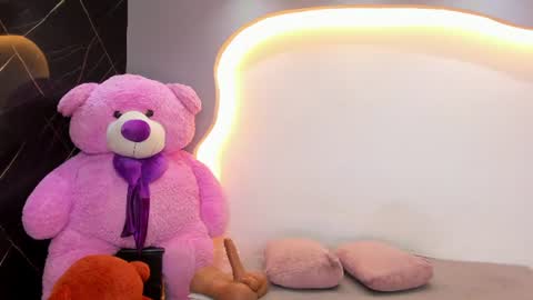 Snapshot of arianaablack chatting on June 25, 12:31 pm Ariana online show from June 25, 12:31 pm