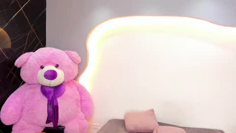 Snapshot of arianaablack chatting on July 15, 12:32 pm Ariana online show from July 15, 12:32 pm