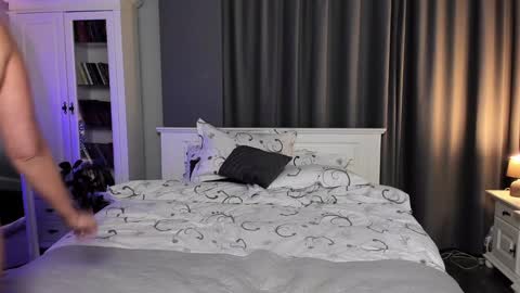 Ana online show from December 18, 3:00 pm