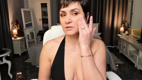 Ana online show from January 9, 10:52 am