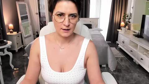 Ana online show from March 12, 1:51 pm