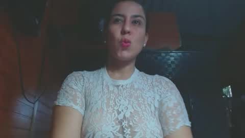 Snapshot of arianathomson chatting on October 22, 6:29 pm ARIANA online show from October 22, 6:29 pm