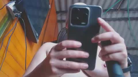 Snapshot of arianathomson chatting on November 3, 7:37 pm ARIANA online show from November 3, 7:37 pm