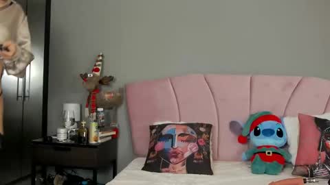 Snapshot of arianna_moonx chatting on December 18, 11:11 pm arianna_moonx online show from December 18, 11:11 pm