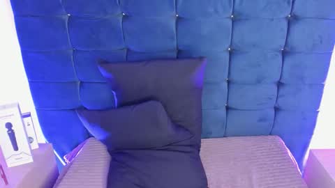 Arianna  online show from January 18, 3:05 pm