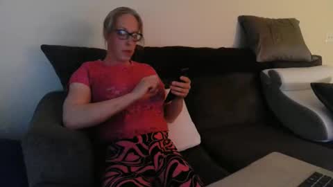 Snapshot of arianna_sinz chatting on February 20, 12:41 am Arianna Sinz online show from February 20, 12:41 am